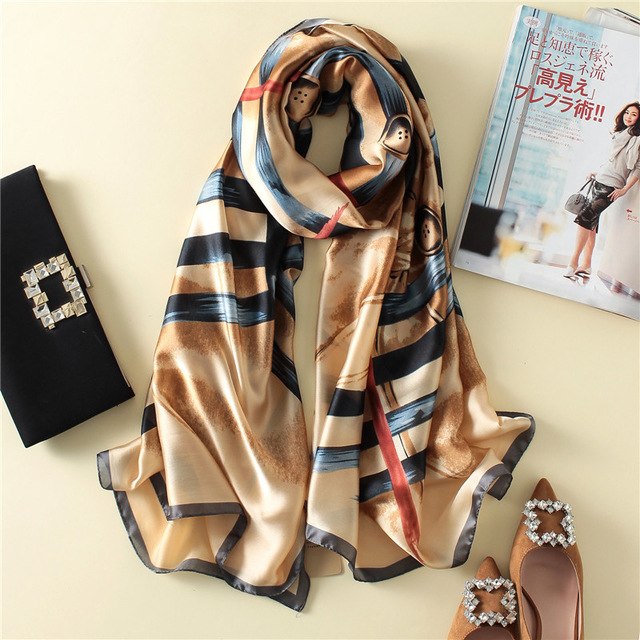 Women's Fashion Silk Scarf Little Bee Printed Scarves High Quality Beach Long Shawls Wraps Femme Foulard 2018 Summer Bandana