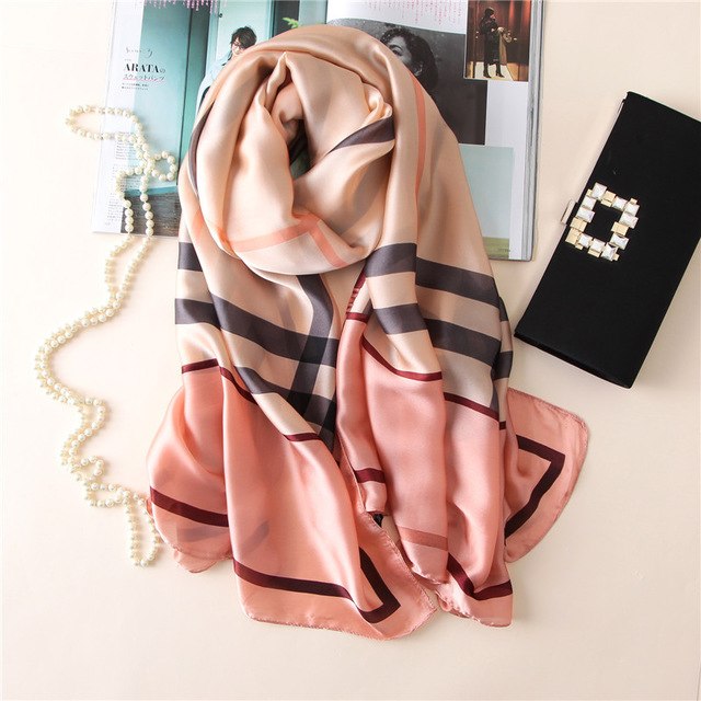 Women's Fashion Silk Scarf Little Bee Printed Scarves High Quality Beach Long Shawls Wraps Femme Foulard 2018 Summer Bandana